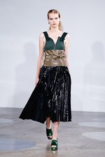 TOGA 2017年春夏コレクション - 流れる水を追って、辿り着いたのは自由か束縛か｜写真34