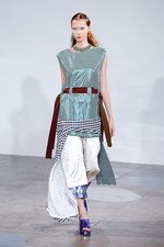 TOGA 2017年春夏コレクション - 流れる水を追って、辿り着いたのは自由か束縛か｜写真39