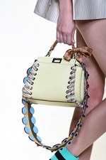 フェンディ 2017年春夏コレクション - 現代に舞い降りたロココ・プリンセス｜写真21