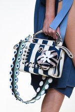 フェンディ 2017年春夏コレクション - 現代に舞い降りたロココ・プリンセス｜写真35