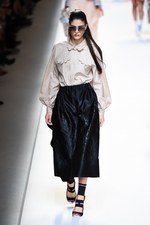 フェンディ 2017年春夏コレクション - 現代に舞い降りたロココ・プリンセス｜写真43