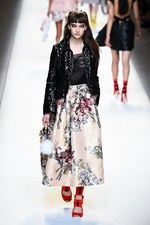 フェンディ 2017年春夏コレクション - 現代に舞い降りたロココ・プリンセス｜写真53