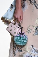 フェンディ 2017年春夏コレクション - 現代に舞い降りたロココ・プリンセス｜写真62