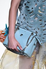 フェンディ 2017年春夏コレクション - 現代に舞い降りたロココ・プリンセス｜写真72