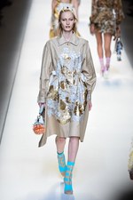 フェンディ 2017年春夏コレクション - 現代に舞い降りたロココ・プリンセス｜写真95