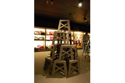 クリスチャン ルブタン松屋銀座店で、新進のアーティスト達とのコラボレーションがスタート