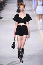 ディーゼル ブラック ゴールド 2017年春夏コレクション - 夢見る少女のように甘く可憐に｜写真26