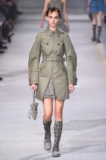 ディーゼル ブラック ゴールド 2017年春夏コレクション - 夢見る少女のように甘く可憐に｜写真41