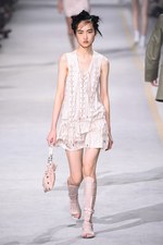 ディーゼル ブラック ゴールド 2017年春夏コレクション - 夢見る少女のように甘く可憐に｜写真44