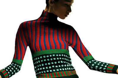 ミー イッセイ ミヤケ16年10月の新作 - 大地や空の色をハンドタッチのプリントに