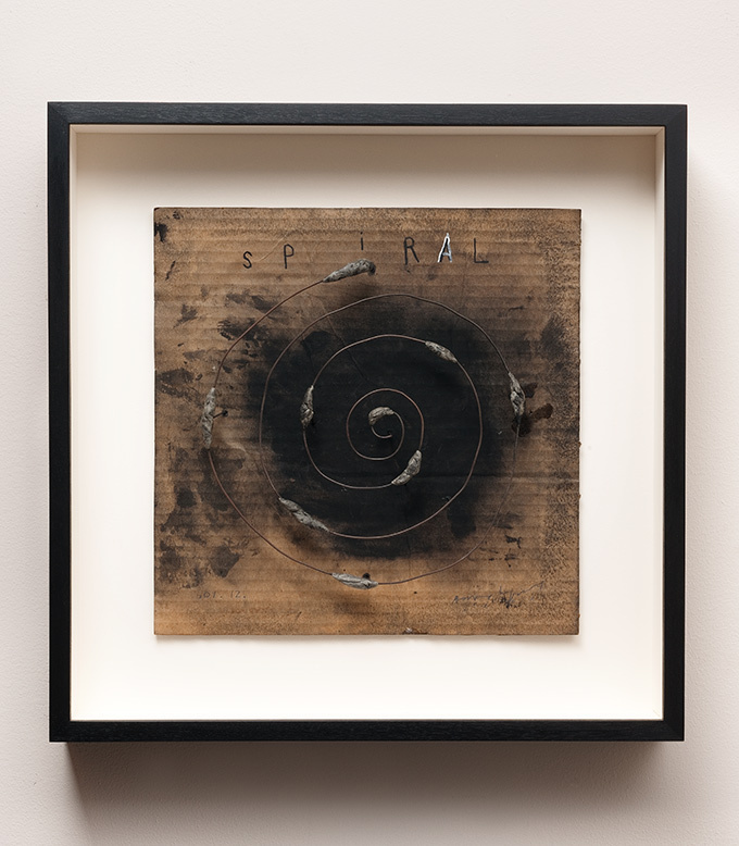 デヴィッド・リンチ×西陣織、表参道で「SPIRAL」(螺旋)にインスパイアされた展示 | 写真
