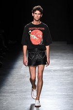 アンドレアス・クロンターラー フォー ヴィヴィアン・ウエストウッド 17年春夏コレクション｜写真12