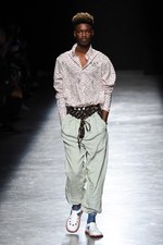 アンドレアス・クロンターラー フォー ヴィヴィアン・ウエストウッド 17年春夏コレクション｜写真29