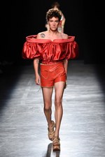 アンドレアス・クロンターラー フォー ヴィヴィアン・ウエストウッド 17年春夏コレクション｜写真45