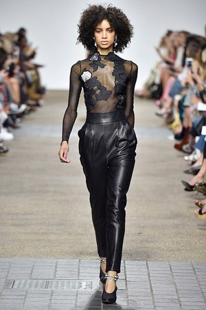 トップショップ ユニーク(TOPSHOP UNIQUE) 2017年秋ウィメンズコレクション  - 写真32