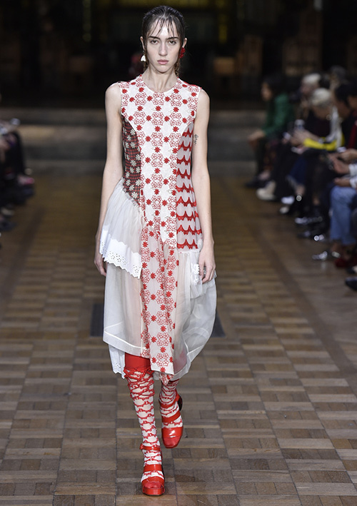 シモーネ ロシャ(SIMONE ROCHA) 2017年春夏ウィメンズコレクション  - 写真19