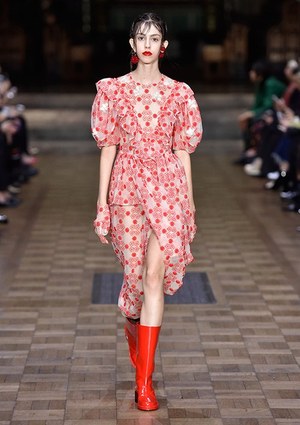 シモーネ ロシャ(SIMONE ROCHA) 2017年春夏ウィメンズコレクション  - 写真18
