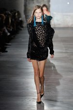 サンローラン 2017年春夏コレクション - 新デザイナー アンソニー・ヴァカレロがデビュー｜写真47