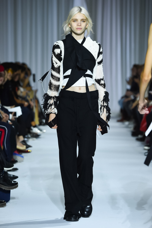 アン ドゥムルメステール(ANN DEMEULEMEESTER) 2017年春夏ウィメンズコレクション シルエット - 写真32