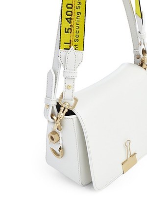 オフ-ホワイト ℅ ヴァージル アブローの新作バッグ - クリップのディテールが特徴｜写真9