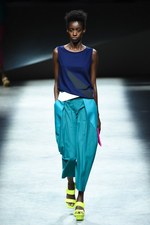 イッセイ ミヤケ 17年春夏コレクション - 柄が変化するバッグ、新シューズプロジェクト始動｜写真6