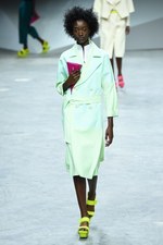 イッセイ ミヤケ 17年春夏コレクション - 柄が変化するバッグ、新シューズプロジェクト始動｜写真11