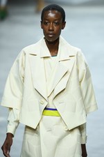 イッセイ ミヤケ 17年春夏コレクション - 柄が変化するバッグ、新シューズプロジェクト始動｜写真14