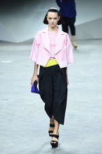 イッセイ ミヤケ 17年春夏コレクション - 柄が変化するバッグ、新シューズプロジェクト始動｜写真15