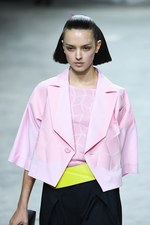 イッセイ ミヤケ 17年春夏コレクション - 柄が変化するバッグ、新シューズプロジェクト始動｜写真16