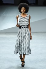 イッセイ ミヤケ 17年春夏コレクション - 柄が変化するバッグ、新シューズプロジェクト始動｜写真23