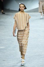 イッセイ ミヤケ 17年春夏コレクション - 柄が変化するバッグ、新シューズプロジェクト始動｜写真29