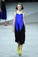 イッセイ ミヤケ 17年春夏コレクション - 柄が変化するバッグ、新シューズプロジェクト始動｜写真53