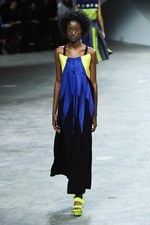 イッセイ ミヤケ 17年春夏コレクション - 柄が変化するバッグ、新シューズプロジェクト始動｜写真59