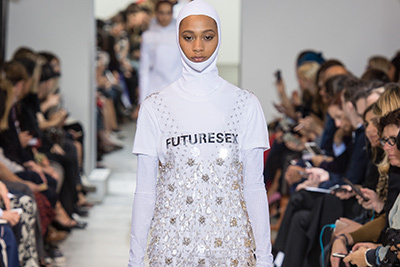 パコ  ラバンヌ 2017年春夏コレクション - 現代に訪れたレトロ・フューチャー