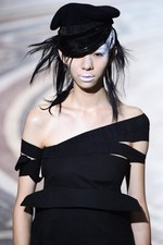 ヨウジヤマモト 2017年春夏コレクション - 仕立て屋が手掛けるフェミニンな着崩し｜写真3