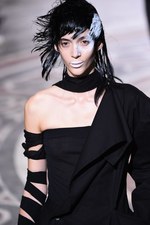 ヨウジヤマモト 2017年春夏コレクション - 仕立て屋が手掛けるフェミニンな着崩し｜写真12