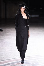 ヨウジヤマモト 2017年春夏コレクション - 仕立て屋が手掛けるフェミニンな着崩し｜写真13