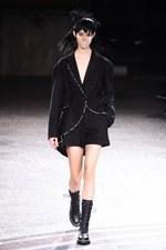 ヨウジヤマモト 2017年春夏コレクション - 仕立て屋が手掛けるフェミニンな着崩し｜写真15