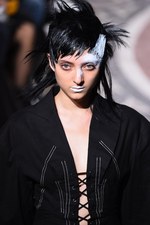 ヨウジヤマモト 2017年春夏コレクション - 仕立て屋が手掛けるフェミニンな着崩し｜写真17