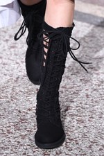 ヨウジヤマモト 2017年春夏コレクション - 仕立て屋が手掛けるフェミニンな着崩し｜写真25