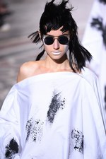 ヨウジヤマモト 2017年春夏コレクション - 仕立て屋が手掛けるフェミニンな着崩し｜写真26