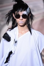 ヨウジヤマモト 2017年春夏コレクション - 仕立て屋が手掛けるフェミニンな着崩し｜写真31