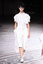 ヨウジヤマモト 2017年春夏コレクション - 仕立て屋が手掛けるフェミニンな着崩し｜写真44