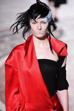 ヨウジヤマモト 2017年春夏コレクション - 仕立て屋が手掛けるフェミニンな着崩し｜写真51