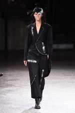 ヨウジヤマモト 2017年春夏コレクション - 仕立て屋が手掛けるフェミニンな着崩し｜写真56