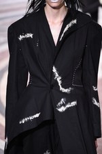 ヨウジヤマモト 2017年春夏コレクション - 仕立て屋が手掛けるフェミニンな着崩し｜写真58