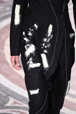 ヨウジヤマモト 2017年春夏コレクション - 仕立て屋が手掛けるフェミニンな着崩し｜写真60