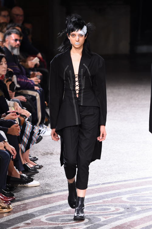 ヨウジヤマモト(Yohji Yamamoto) 2017年春夏ウィメンズコレクション  - 写真16