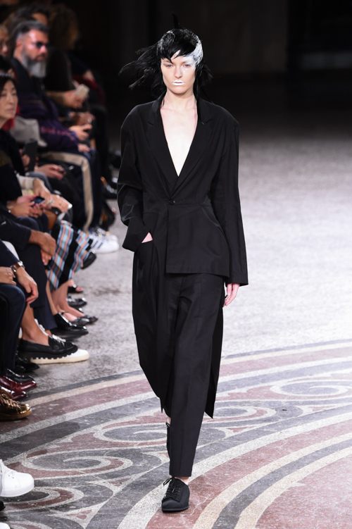 ヨウジヤマモト(Yohji Yamamoto) 2017年春夏ウィメンズコレクション  - 写真18