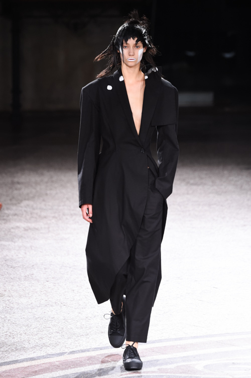 ヨウジヤマモト(Yohji Yamamoto) 2017年春夏ウィメンズコレクション  - 写真32